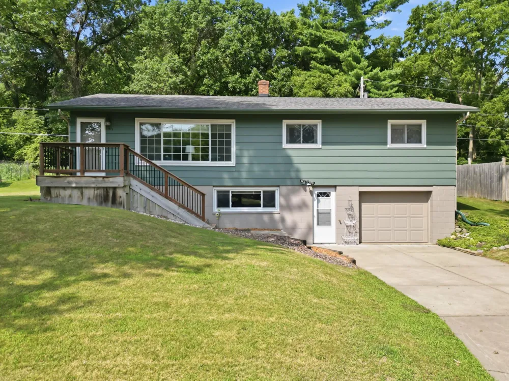 911 16th Street SE Menomonie, WI 54751