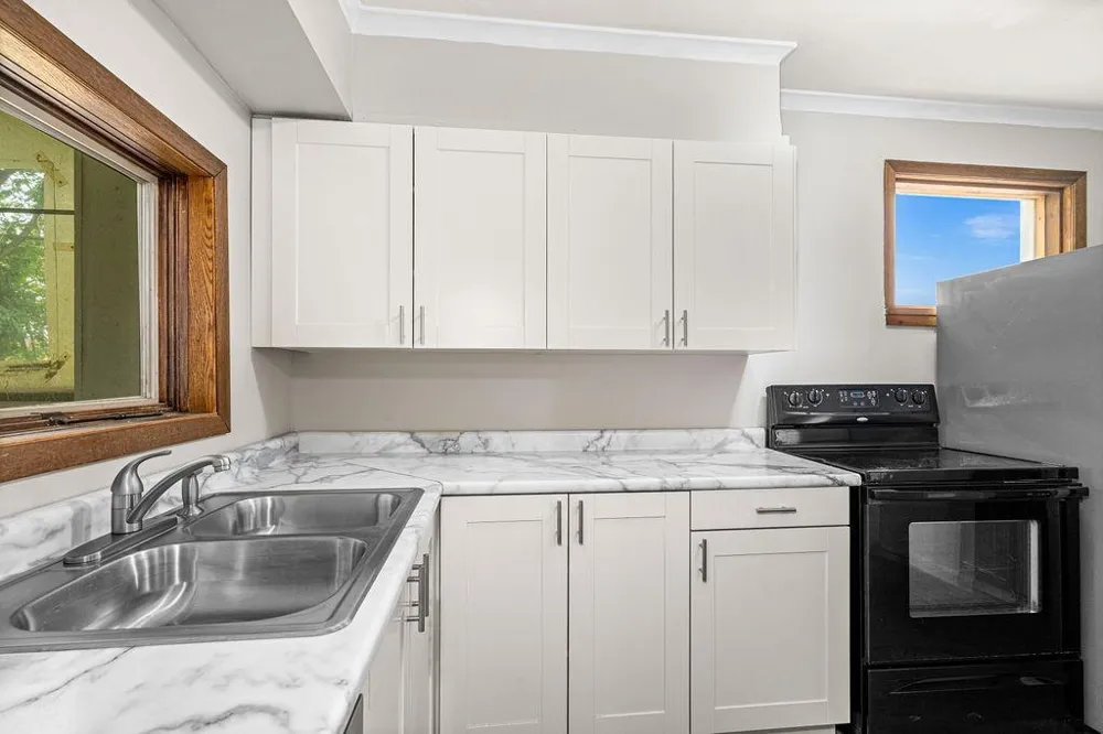 1027 E 9th Street Duluth, MN 55805