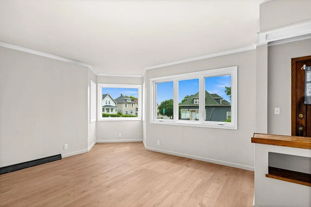 1027 E 9th Street Duluth, MN 55805
