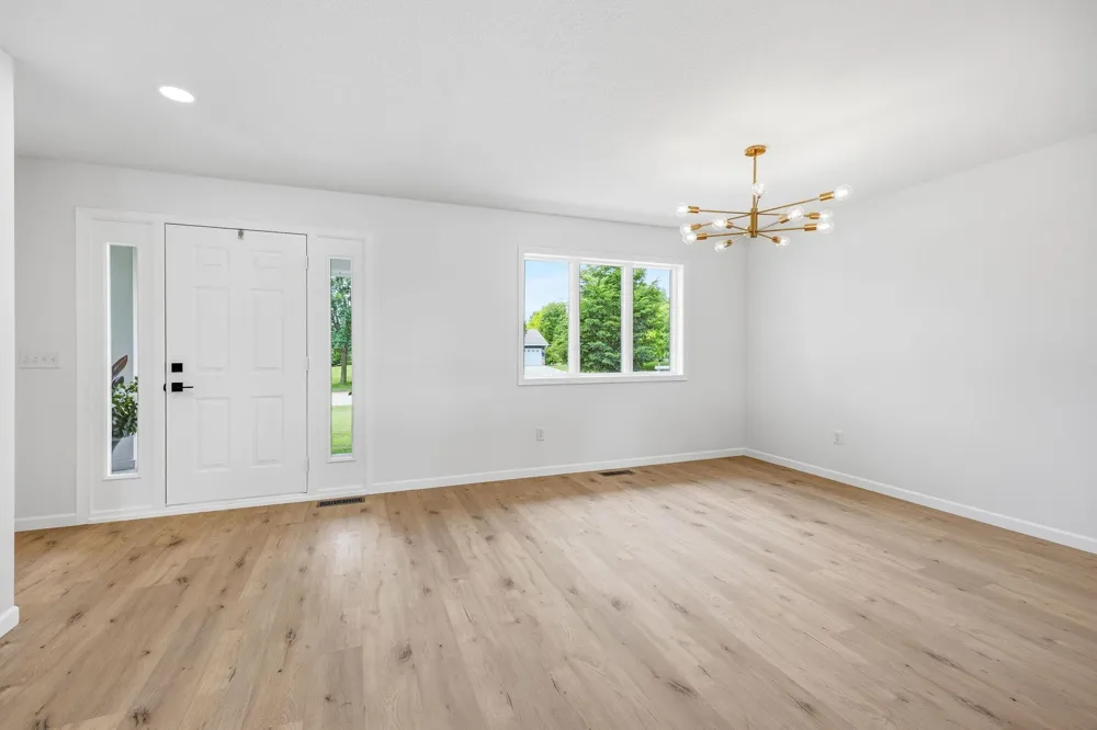 1085 W Shore Drive SW Hutchinson, MN 55350