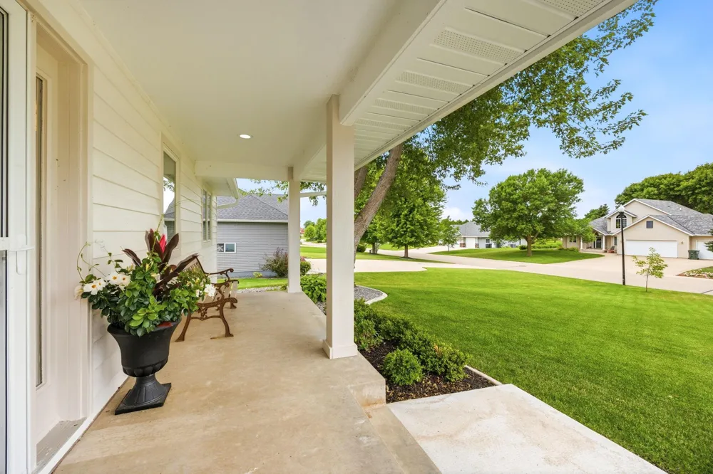 1085 W Shore Drive SW Hutchinson, MN 55350