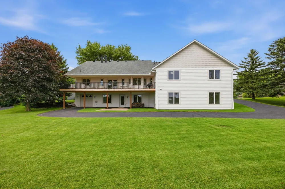 1085 W Shore Drive SW Hutchinson, MN 55350