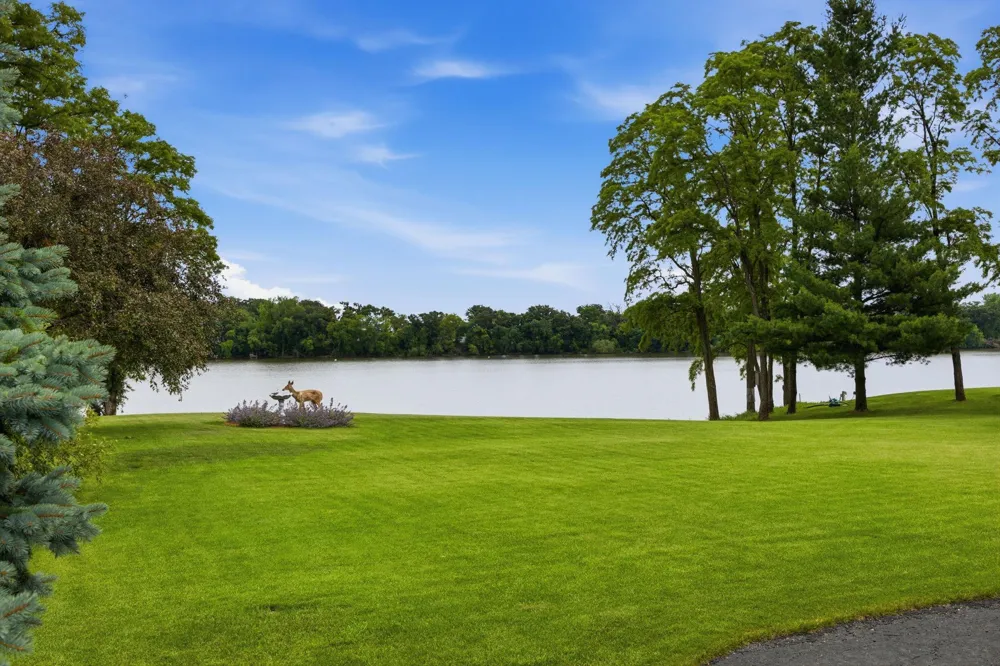 1085 W Shore Drive SW Hutchinson, MN 55350