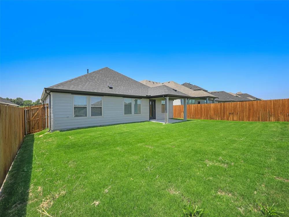 1136 Del Rio Drive Lavon, TX 75166