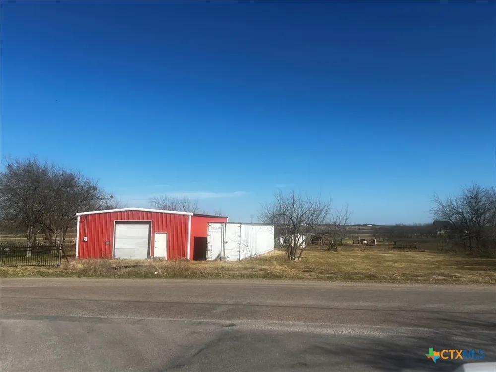 605 E Rogers Cemetery Road Rogers, TX 76569