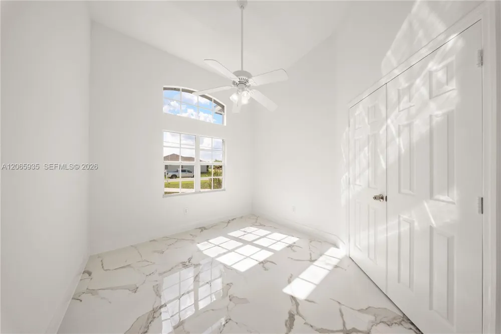 3219 65th Cape Coral, FL 33990