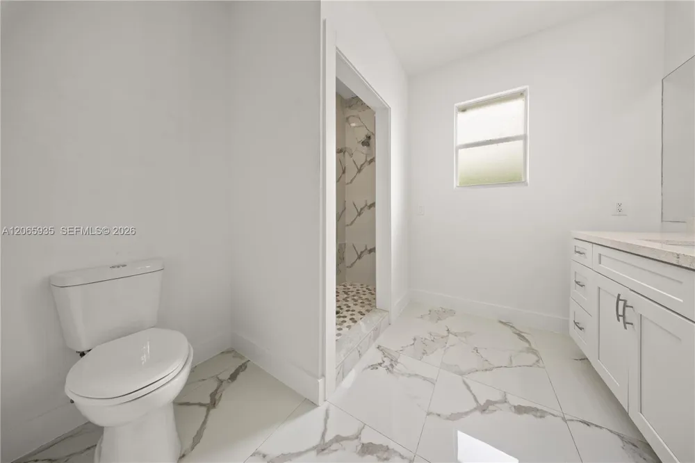 3219 65th Cape Coral, FL 33990