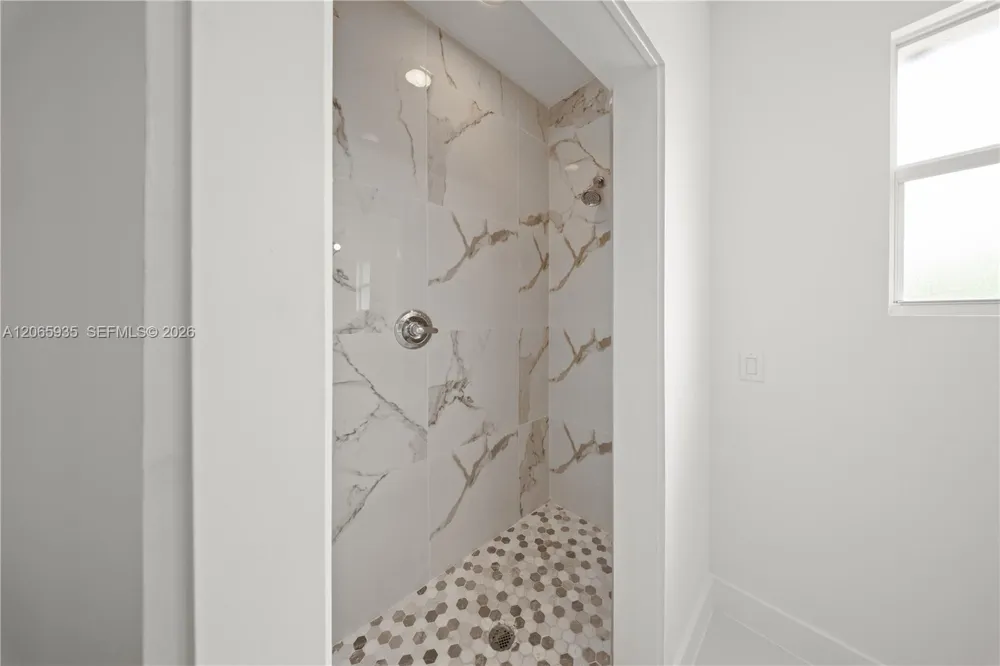 3219 65th Cape Coral, FL 33990