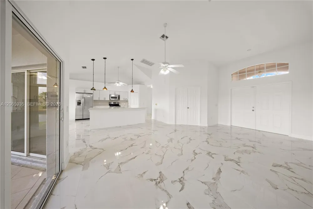 3219 65th Cape Coral, FL 33990