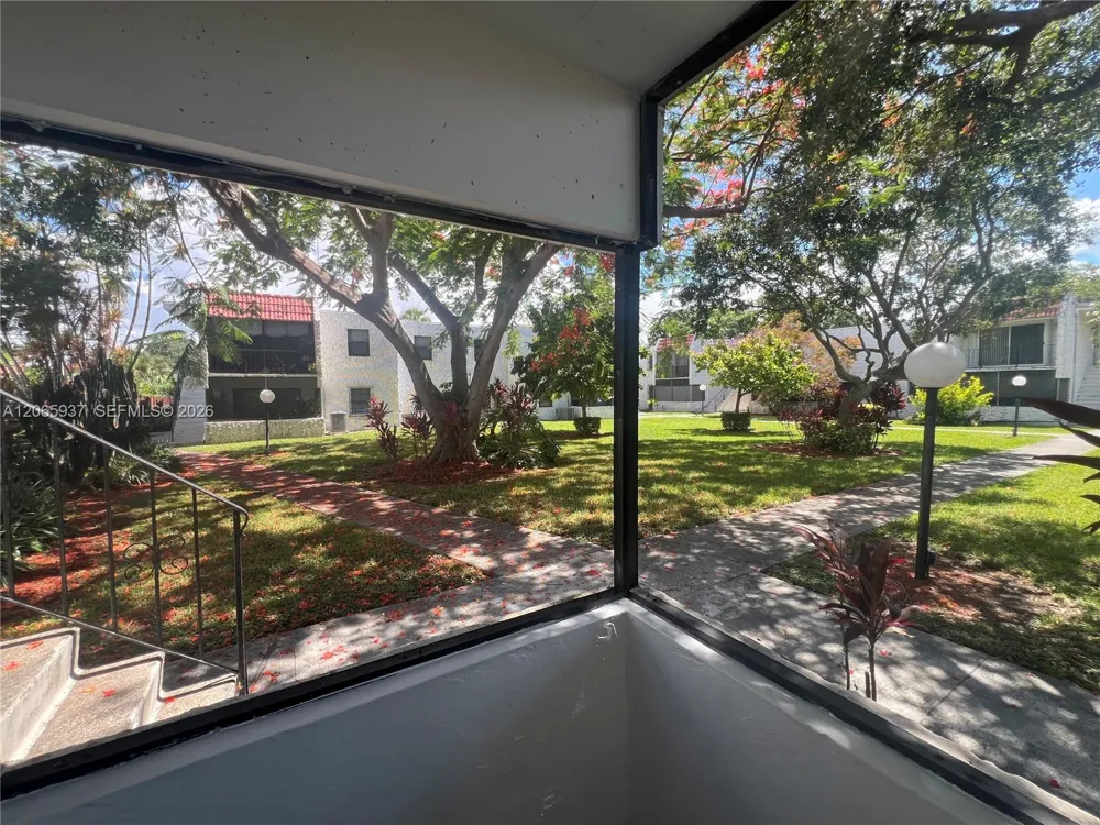 8701 SW 141st St #H3 Palmetto Bay, FL 33176