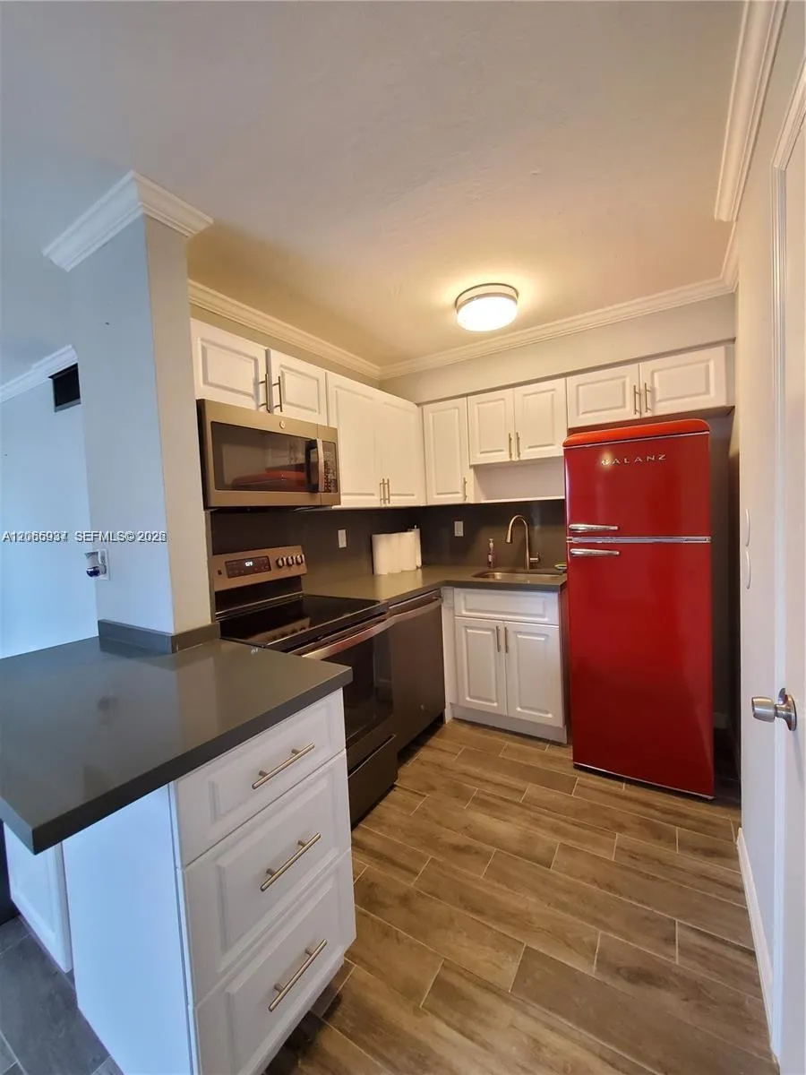 8701 SW 141st St #H3 Palmetto Bay, FL 33176