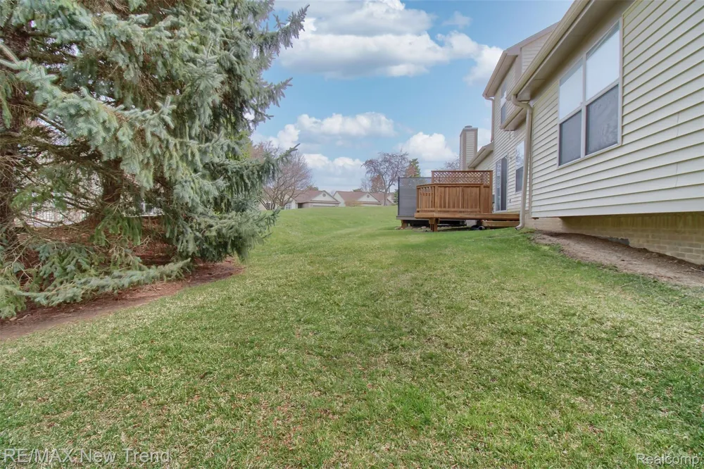 2191 Pleasant Drive Commerce Charter Township, MI 48390
