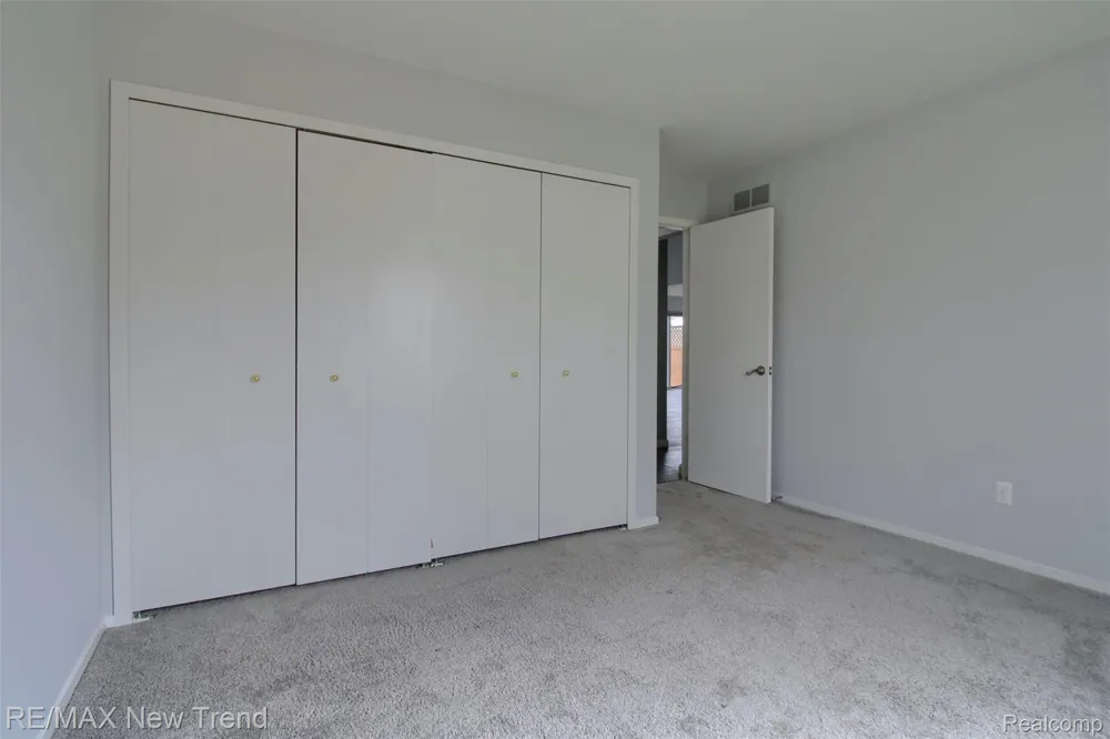 2191 Pleasant Drive Commerce Charter Township, MI 48390