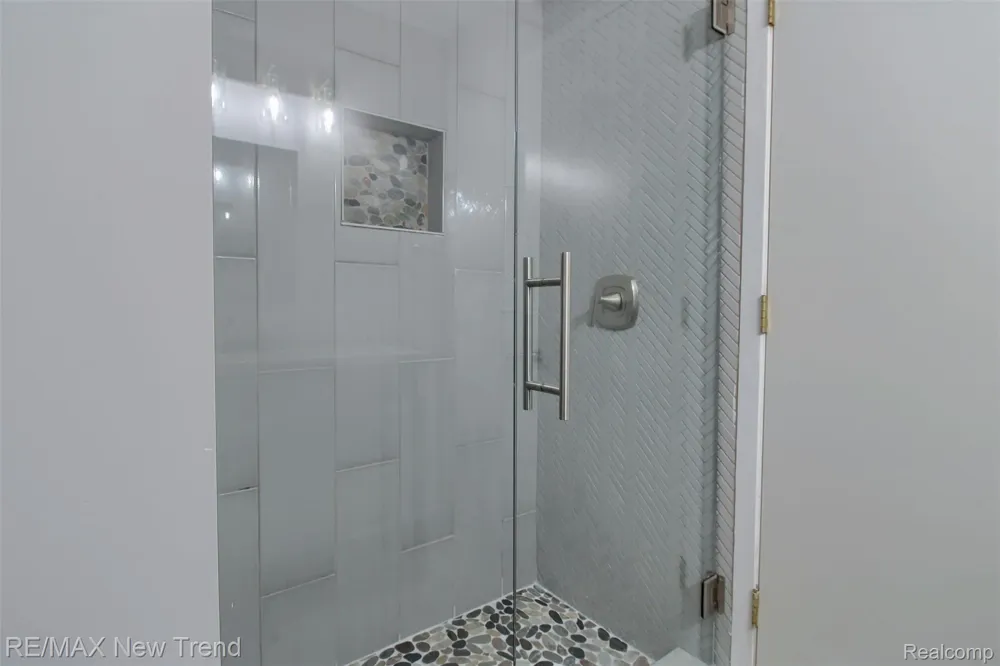 2191 Pleasant Drive Commerce Charter Township, MI 48390