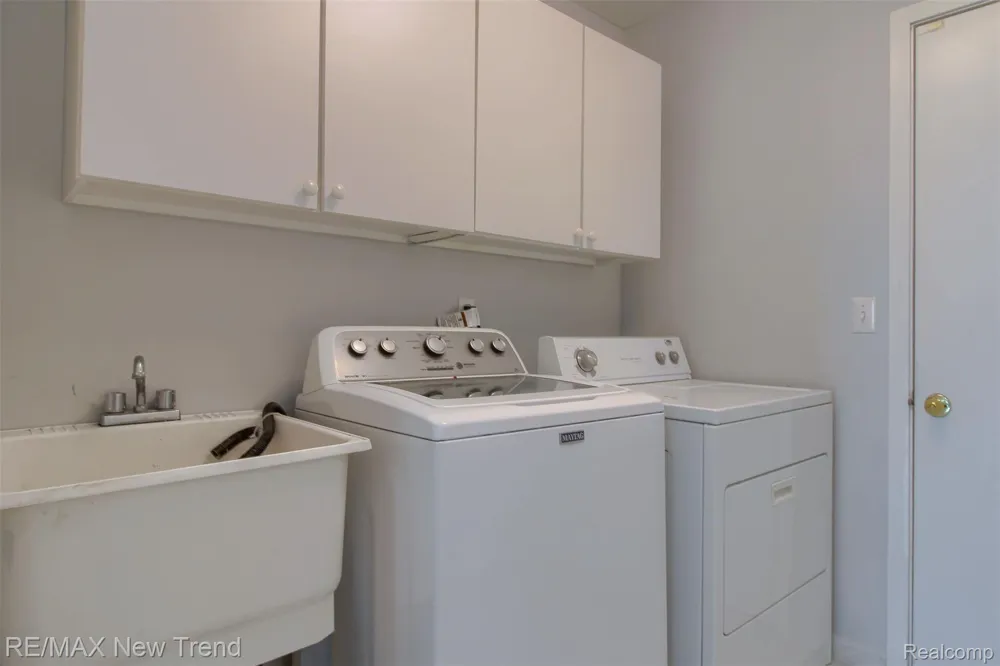 2191 Pleasant Drive Commerce Charter Township, MI 48390
