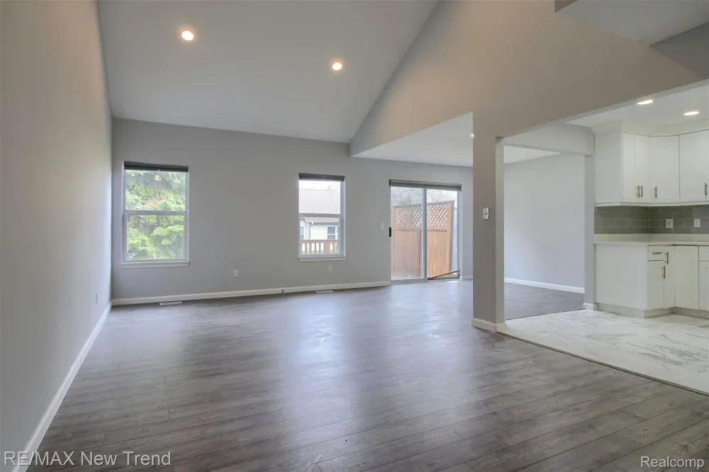2191 Pleasant Drive Commerce Charter Township, MI 48390
