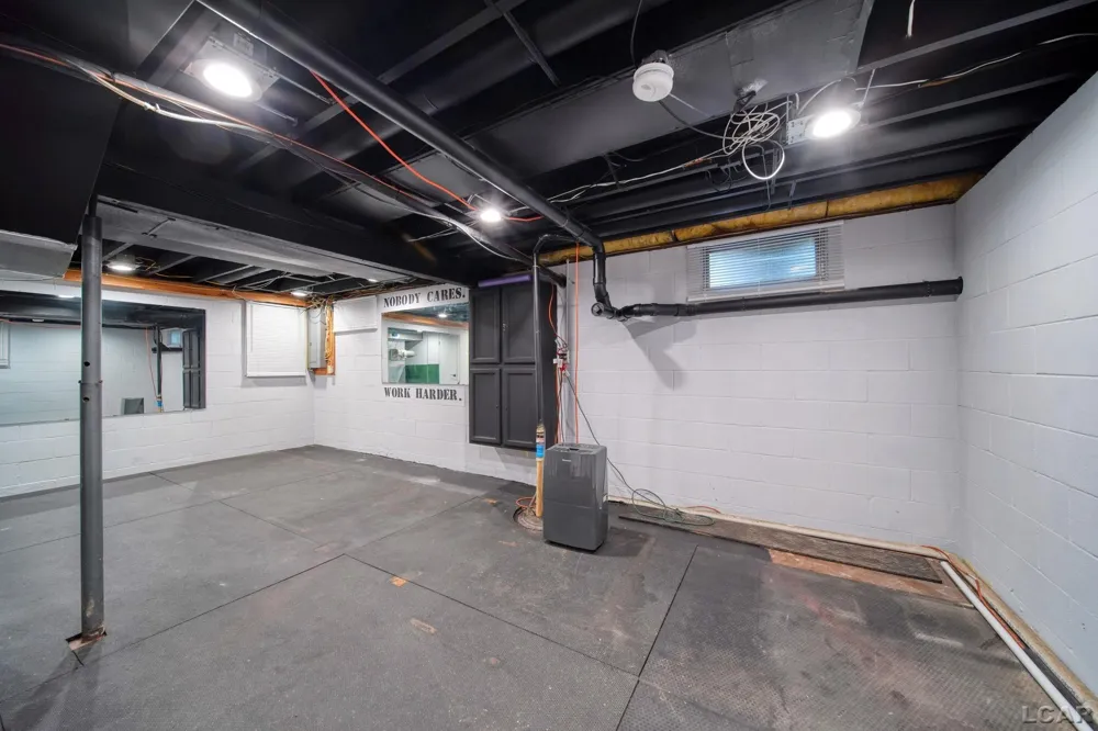 2915 Lee Marie Drive Adrian Township, MI 49221