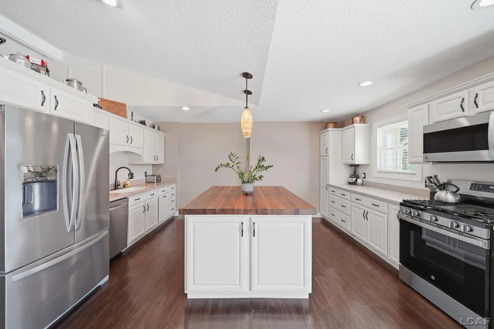 2915 Lee Marie Drive Adrian Township, MI 49221