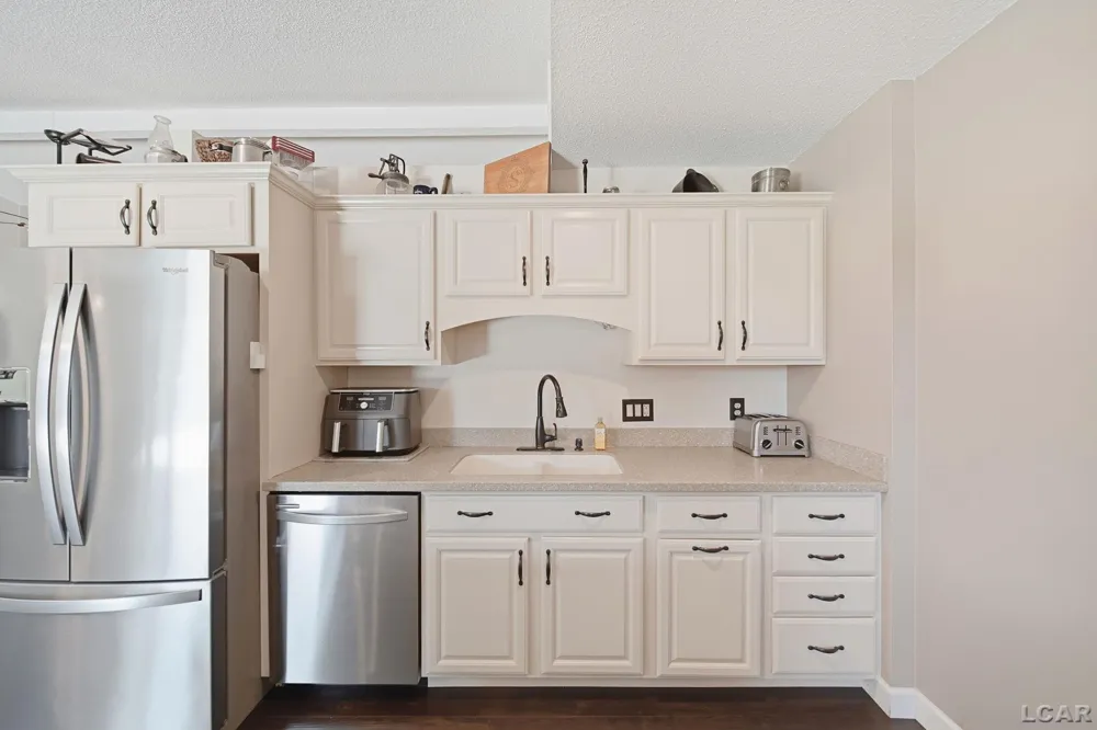2915 Lee Marie Drive Adrian Township, MI 49221
