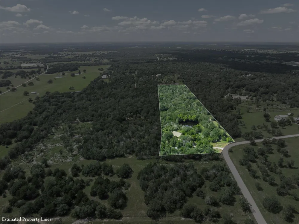 11201 Wildlife Circle Carmine, TX 78932