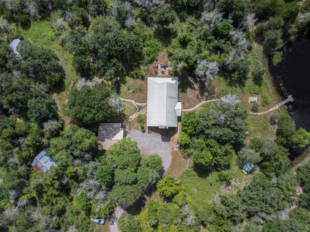 11201 Wildlife Circle Carmine, TX 78932