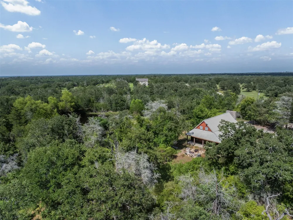 11201 Wildlife Circle Carmine, TX 78932