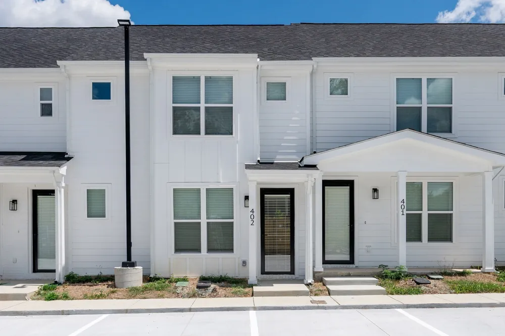 402 Curtis Hilton Way Lebanon, TN 37087