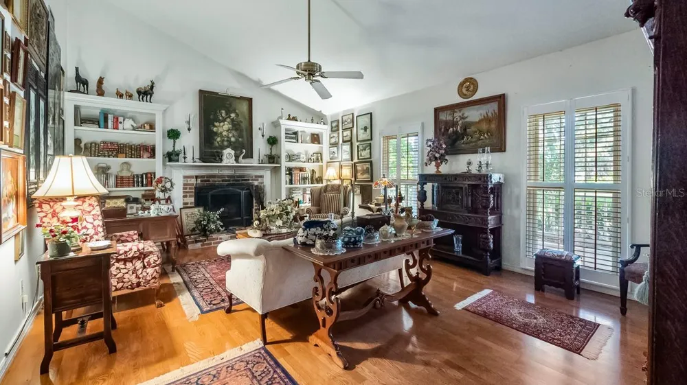 403 MISSION LANE Howey In The Hills, FL 34737