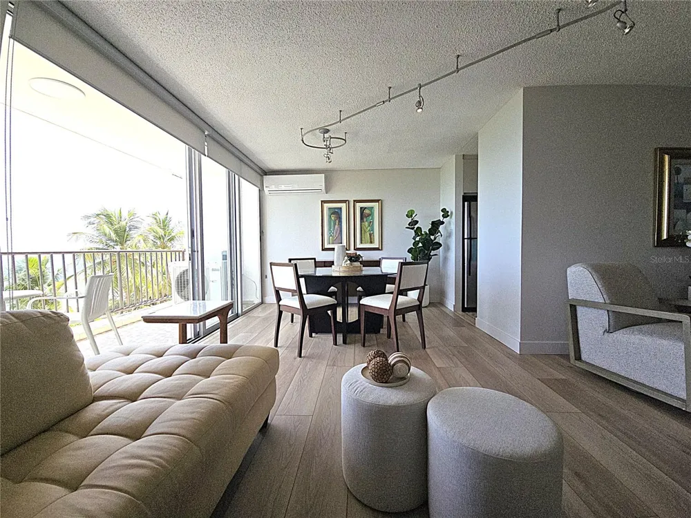 37 AVE. ISLA VERDE Carolina, PR 00979