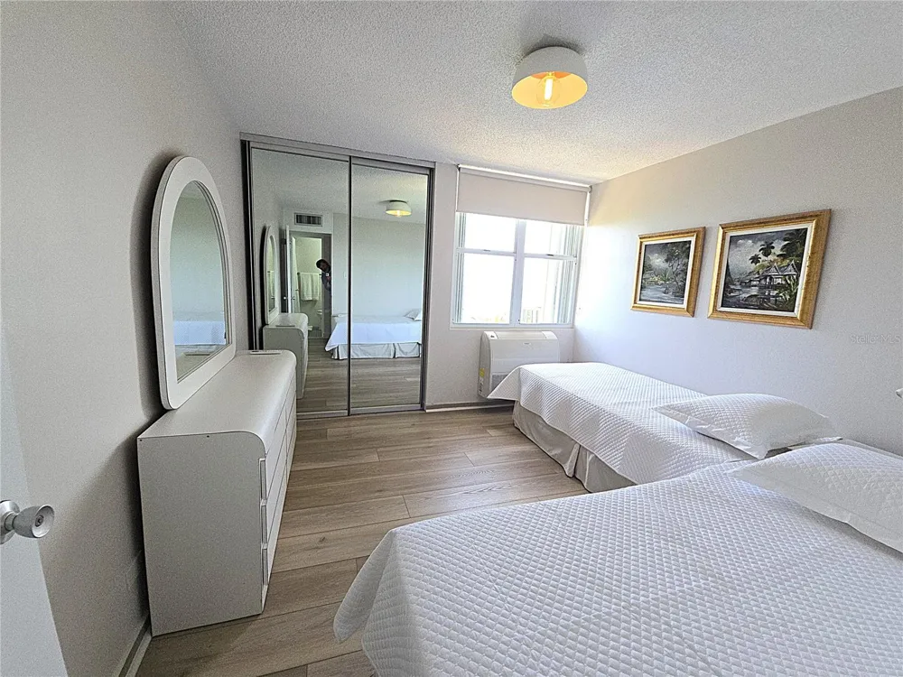 37 AVE. ISLA VERDE Carolina, PR 00979