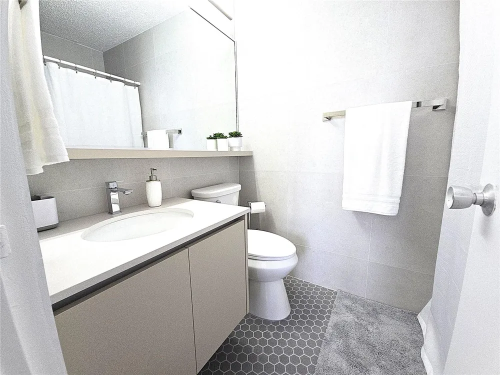 37 AVE. ISLA VERDE Carolina, PR 00979
