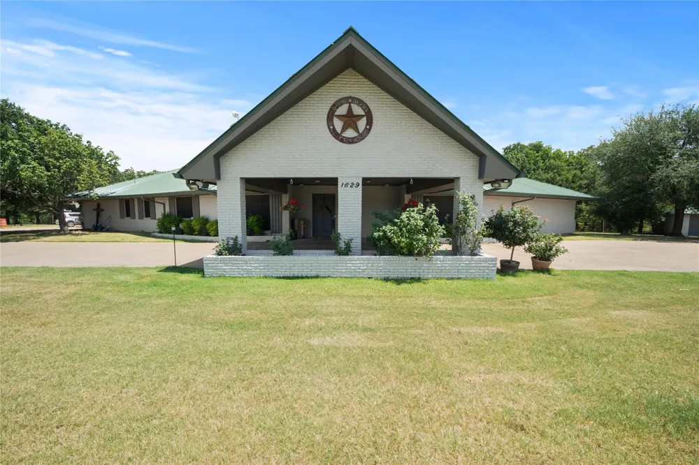 1640 Blair Drive Cleburne, TX 76031
