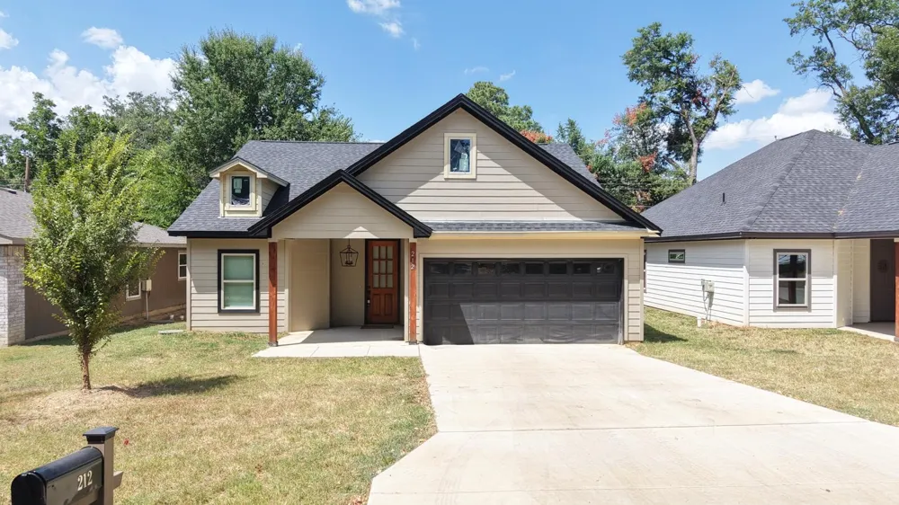 212 Holiday Drive Gun Barrel City, TX 75156
