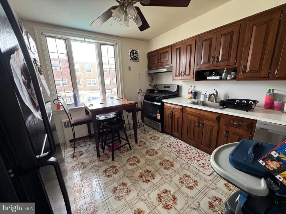 2813 UNRUH AVENUE Philadelphia, PA 19149