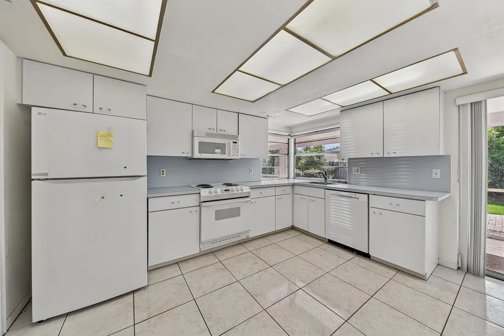 4141 NE 23RD AVENUE Lighthouse Point, FL 33064