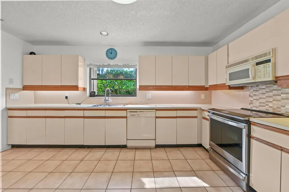 7131 NW 3rd Avenue Boca Raton, FL 33487