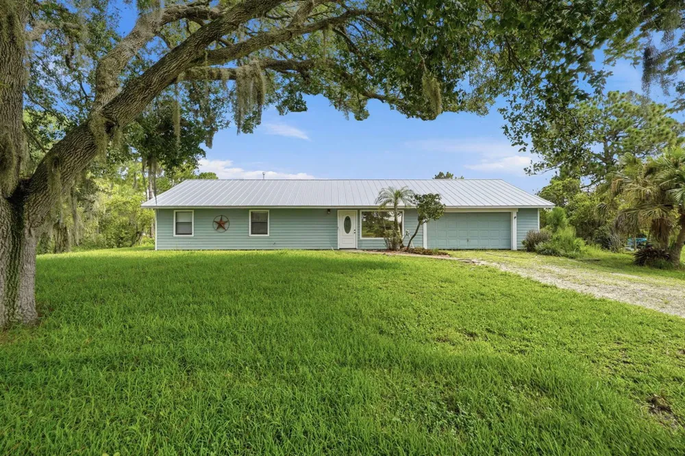 7980 21ST STREET SW Vero Beach, FL 32968