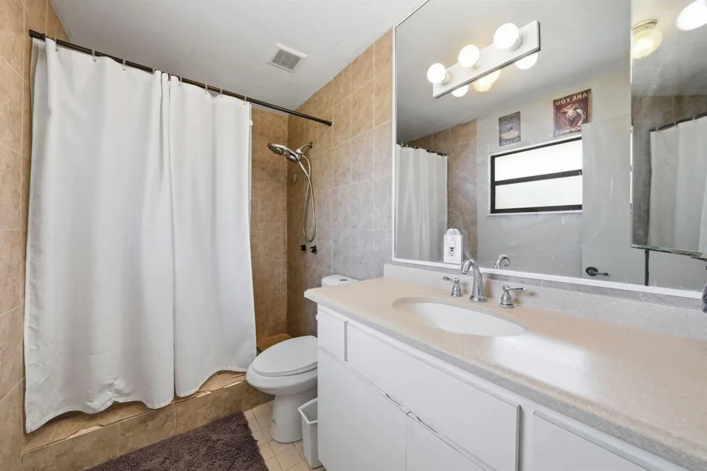 7980 21ST STREET SW Vero Beach, FL 32968