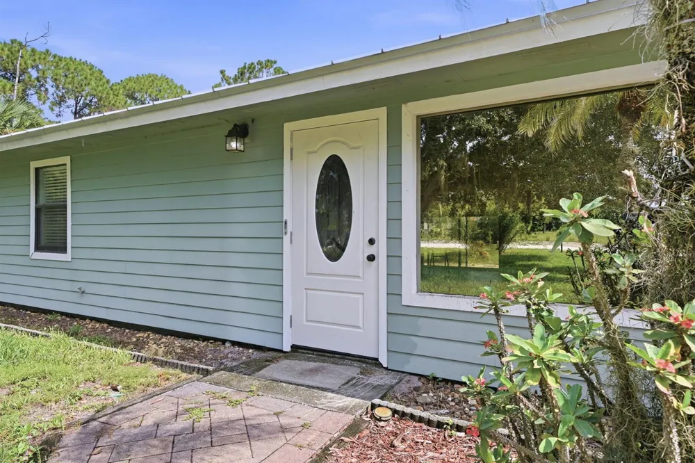 7980 21ST STREET SW Vero Beach, FL 32968