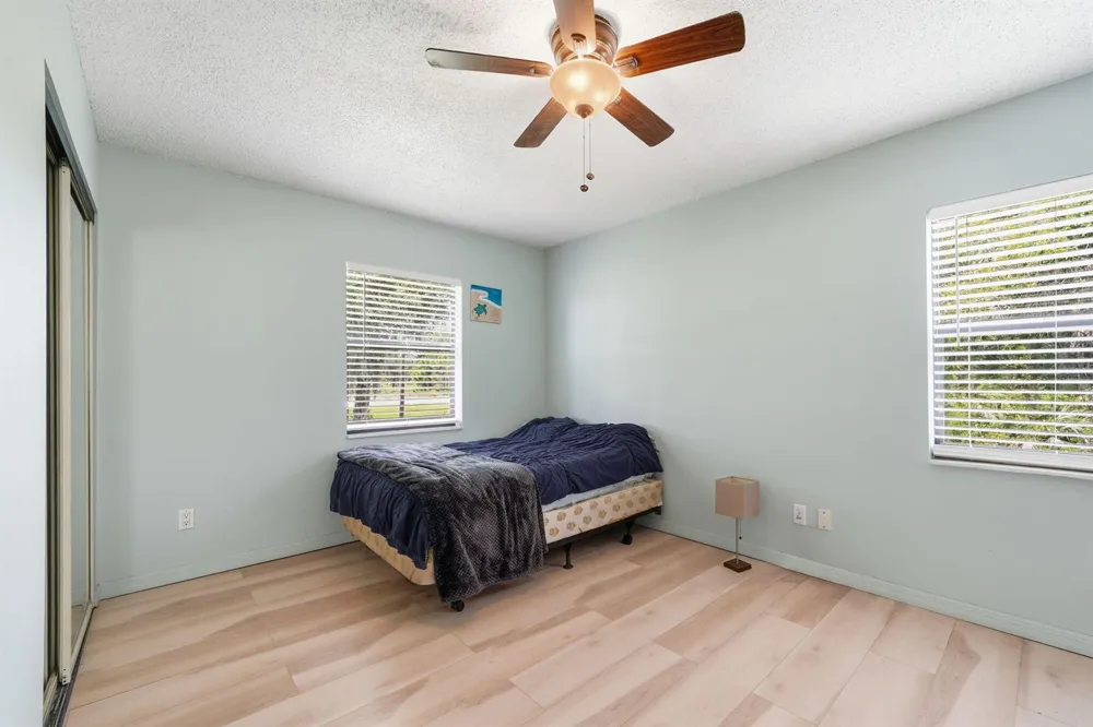 7980 21ST STREET SW Vero Beach, FL 32968