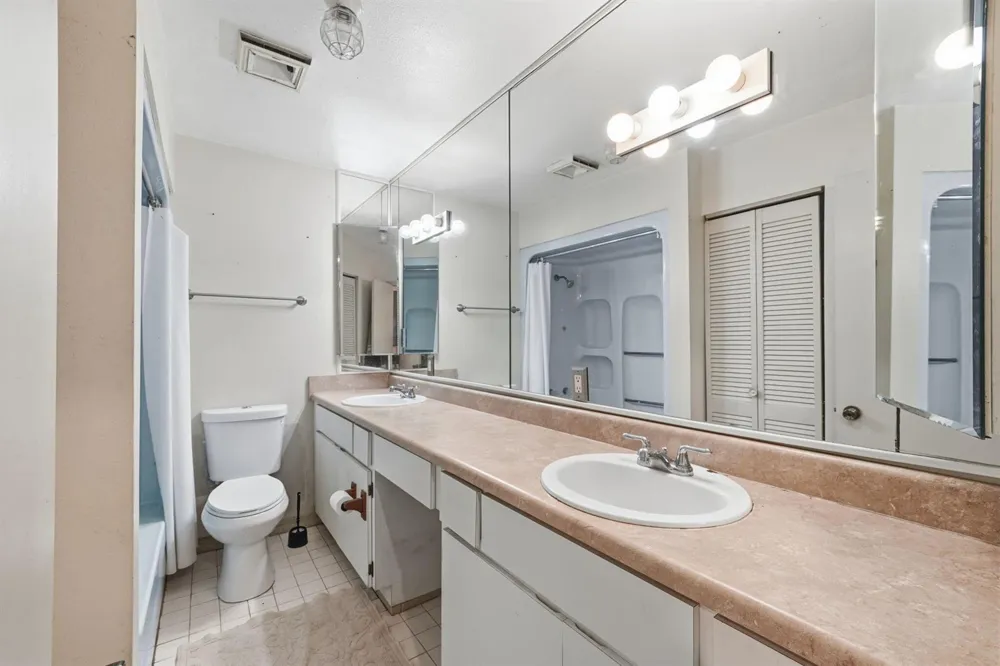 7980 21ST STREET SW Vero Beach, FL 32968