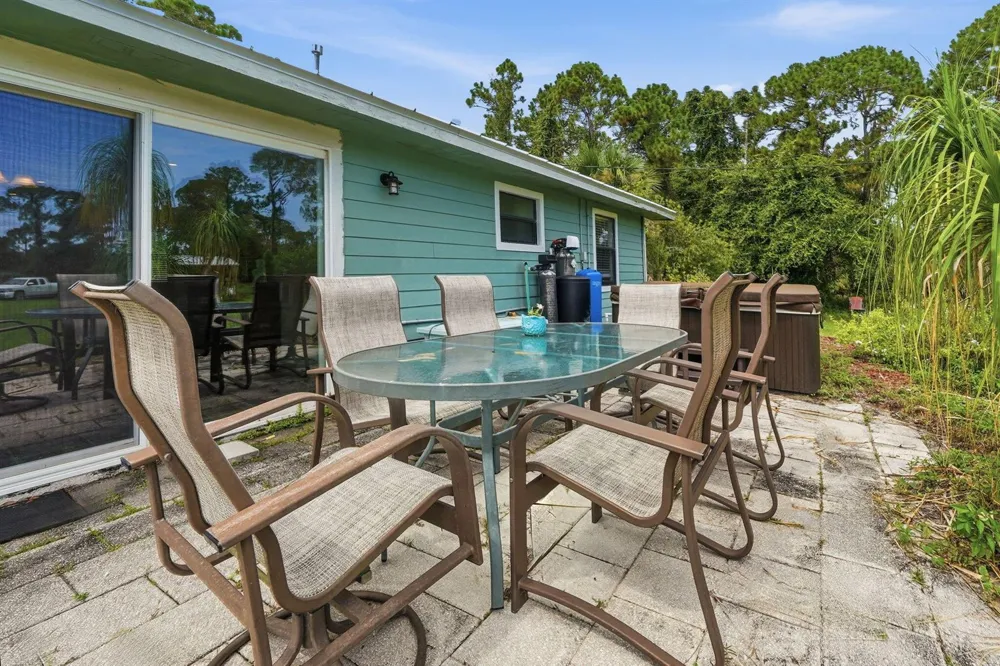 7980 21ST STREET SW Vero Beach, FL 32968
