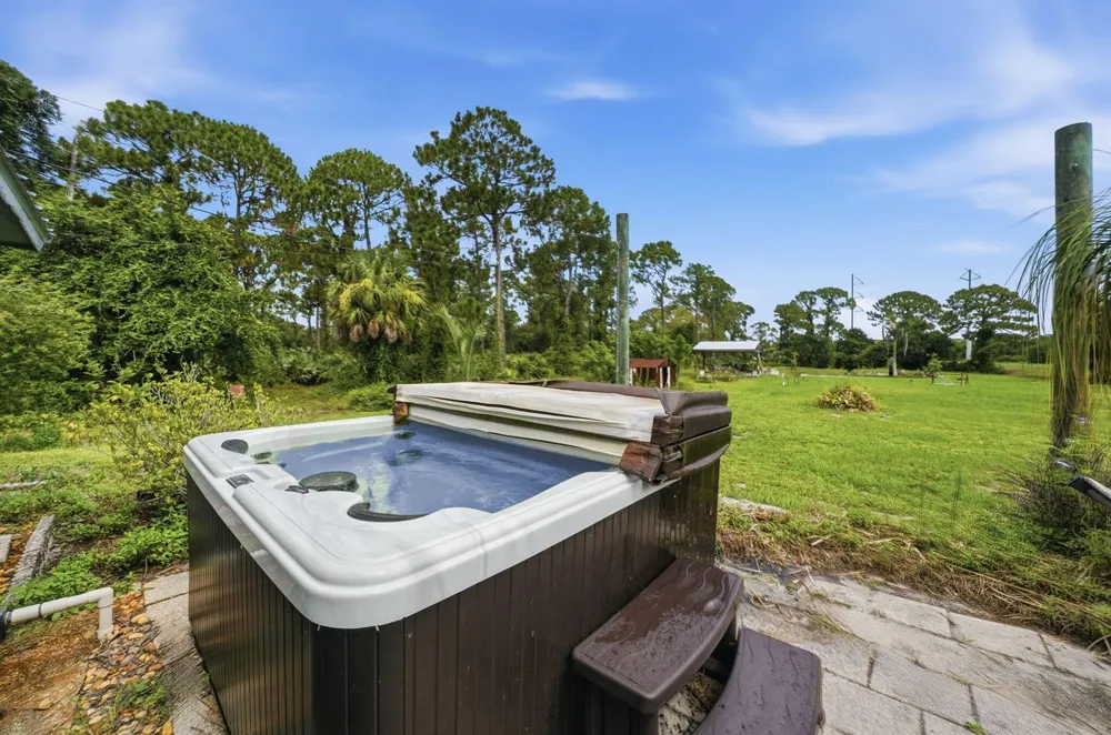 7980 21ST STREET SW Vero Beach, FL 32968