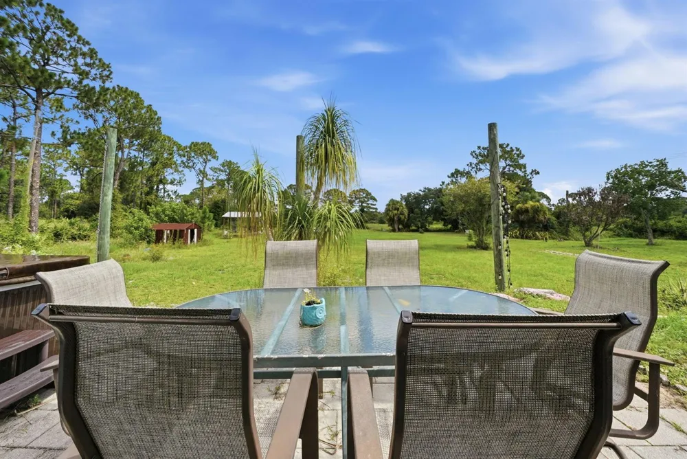 7980 21ST STREET SW Vero Beach, FL 32968