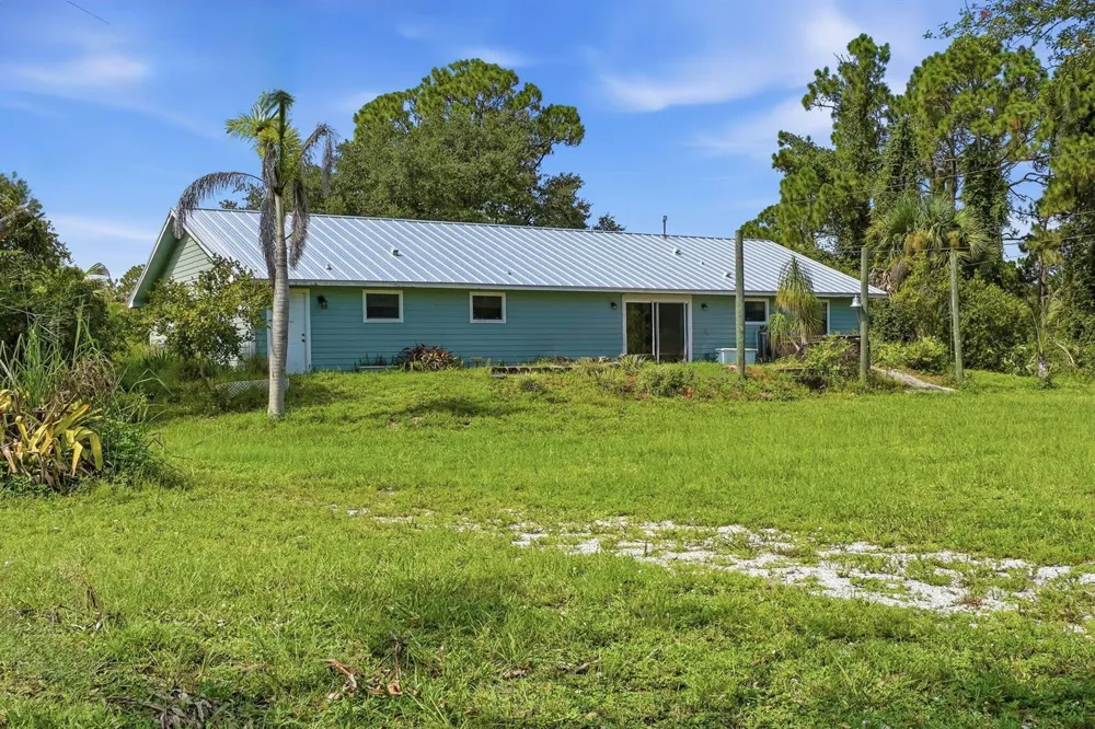 7980 21ST STREET SW Vero Beach, FL 32968