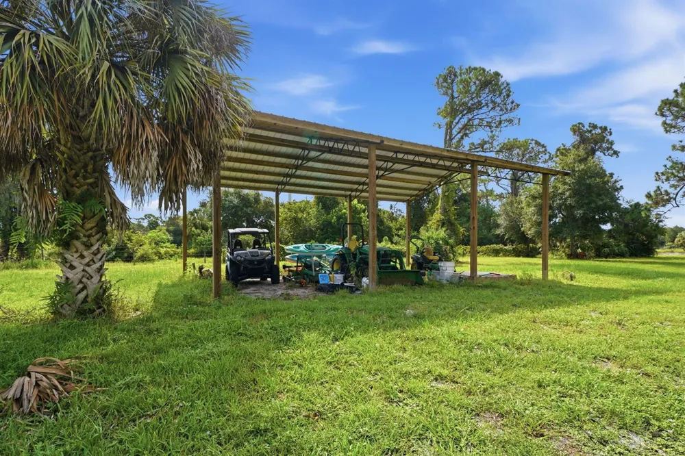 7980 21ST STREET SW Vero Beach, FL 32968