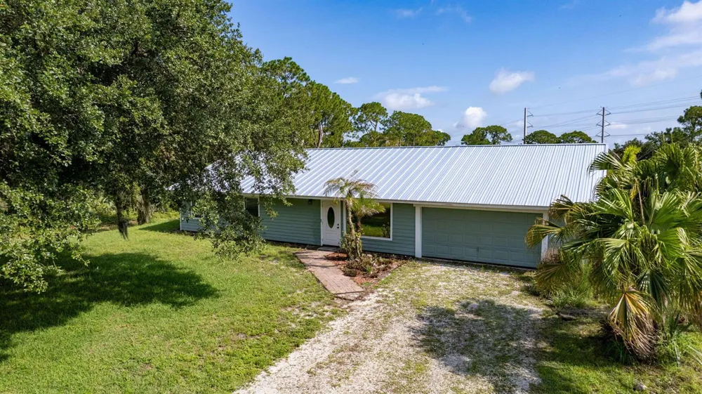 7980 21ST STREET SW Vero Beach, FL 32968