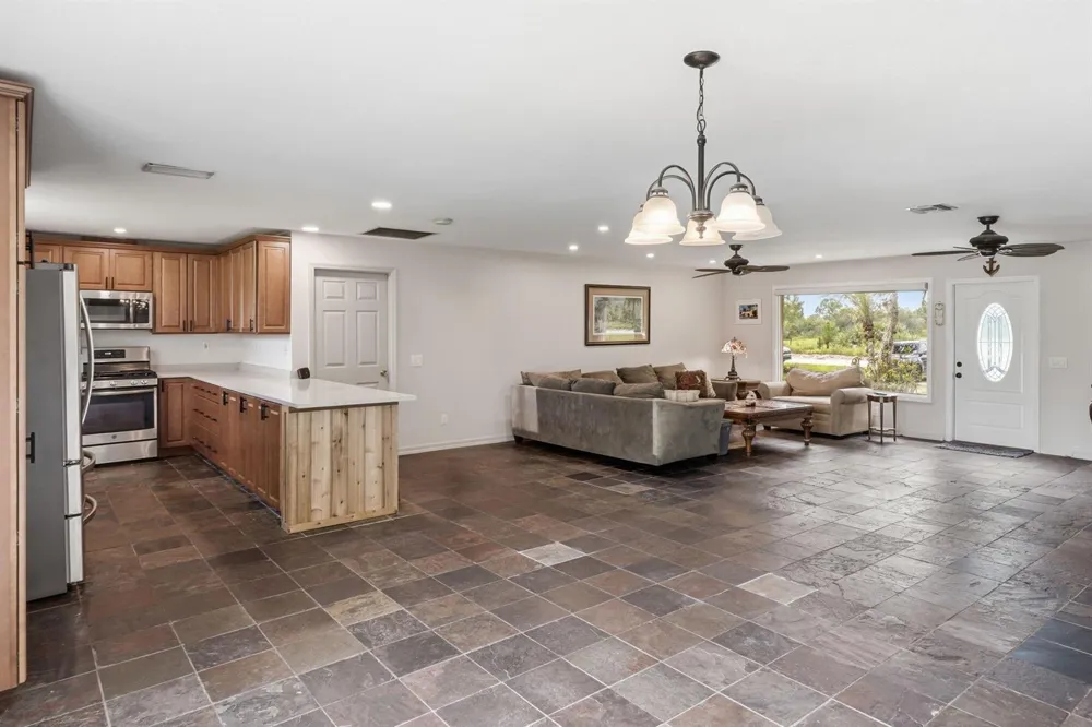 7980 21ST STREET SW Vero Beach, FL 32968