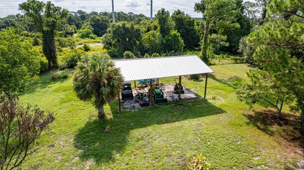 7980 21ST STREET SW Vero Beach, FL 32968