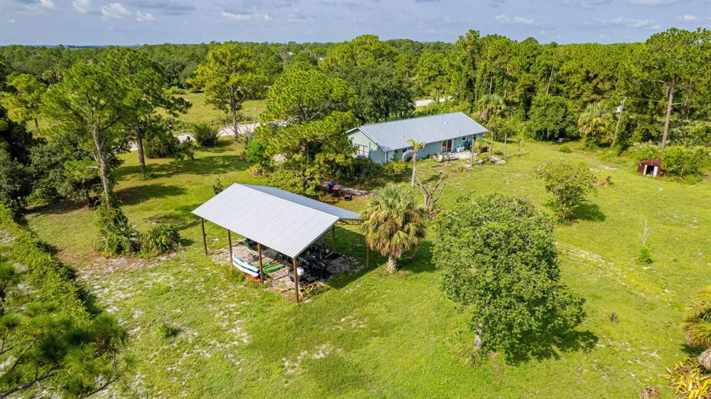 7980 21ST STREET SW Vero Beach, FL 32968